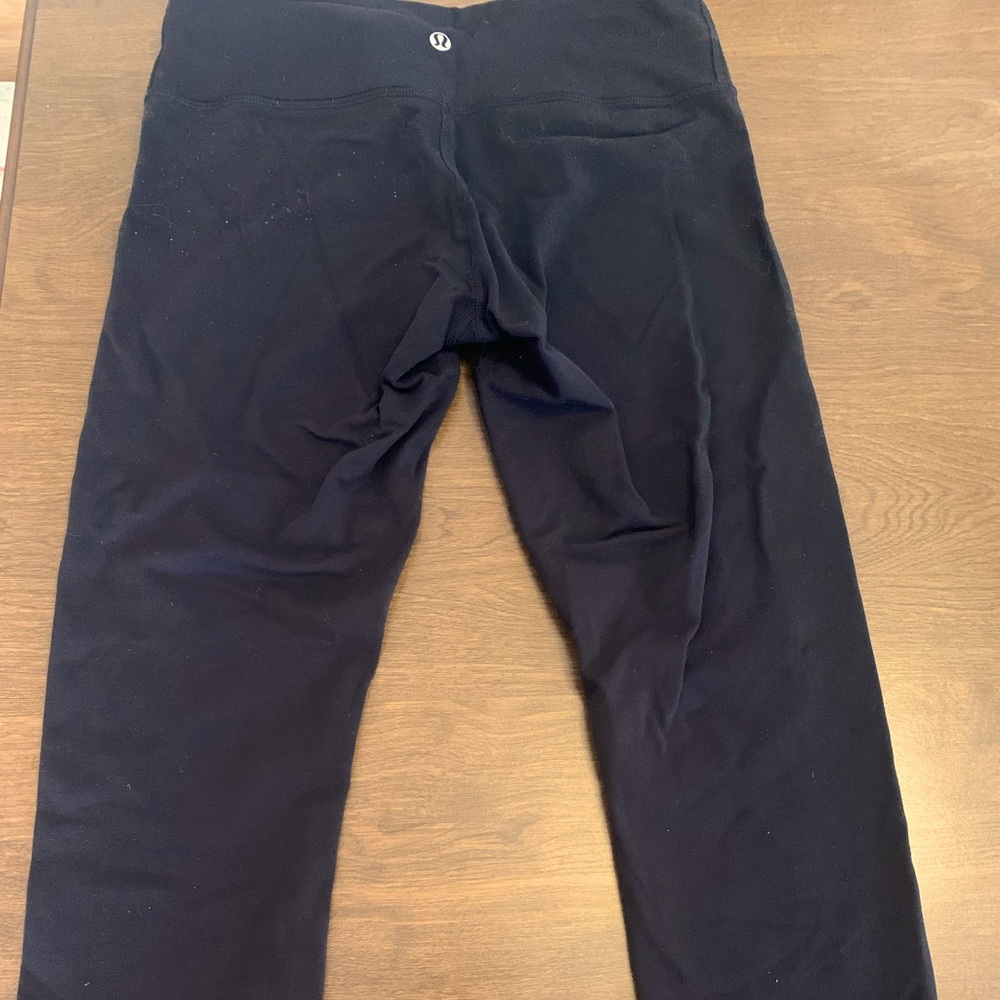 Black lululemon crops size 6